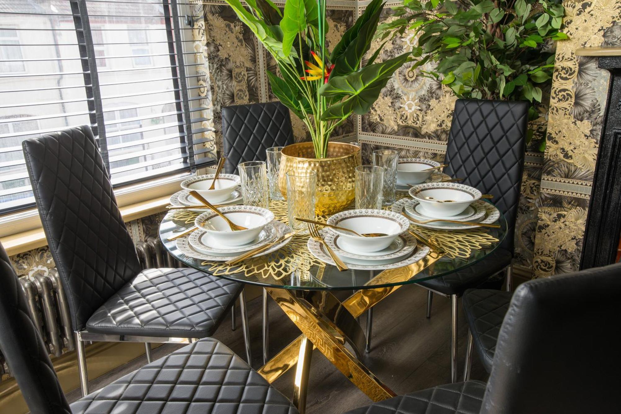 Luxury Versace 2 Bed Hot Tub Pool Table Sky Tv Appartamento *
