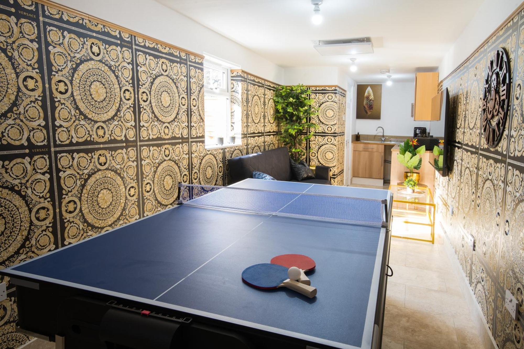 Appartamento Luxury Versace 2 Bed Hot Tub Pool Table Sky Tv *
