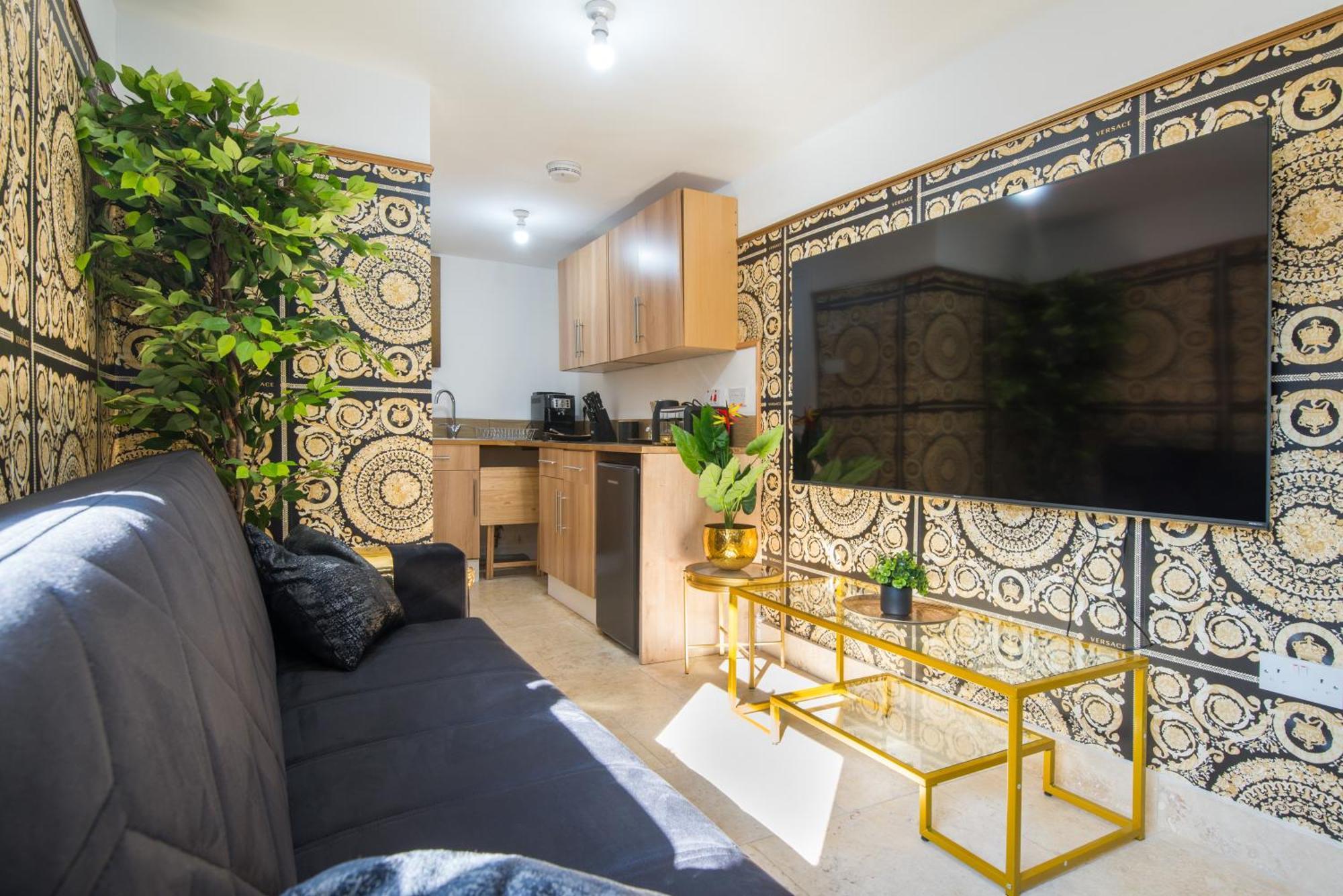 Appartamento Luxury Versace 2 Bed Hot Tub Pool Table Sky Tv *