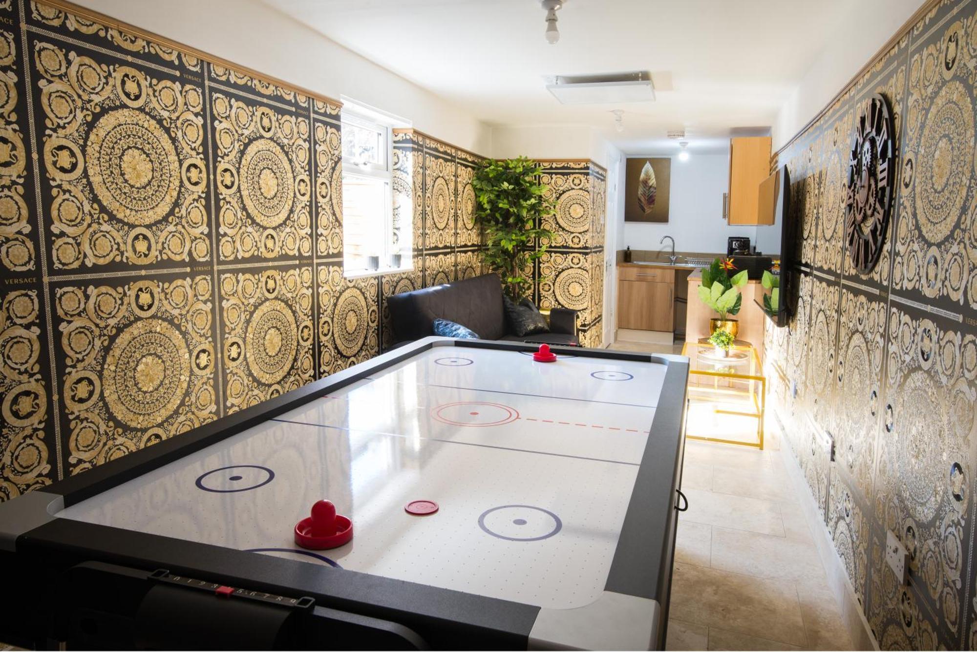 Appartamento Luxury Versace 2 Bed Hot Tub Pool Table Sky Tv